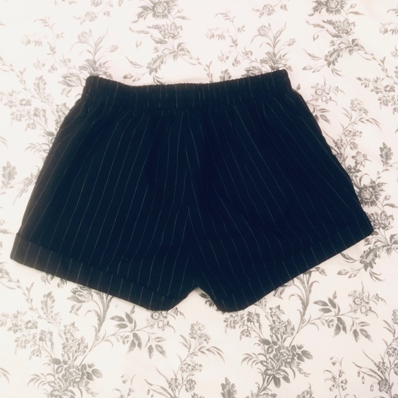 🌺2 for $30🌺 Black dress shorts - Picture 2 of 4